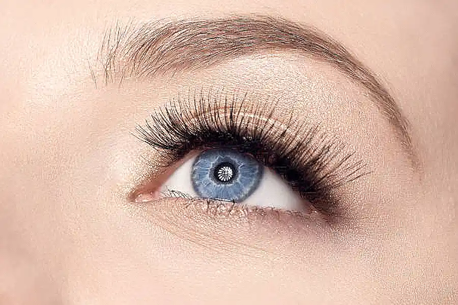 Partial lashes extensions